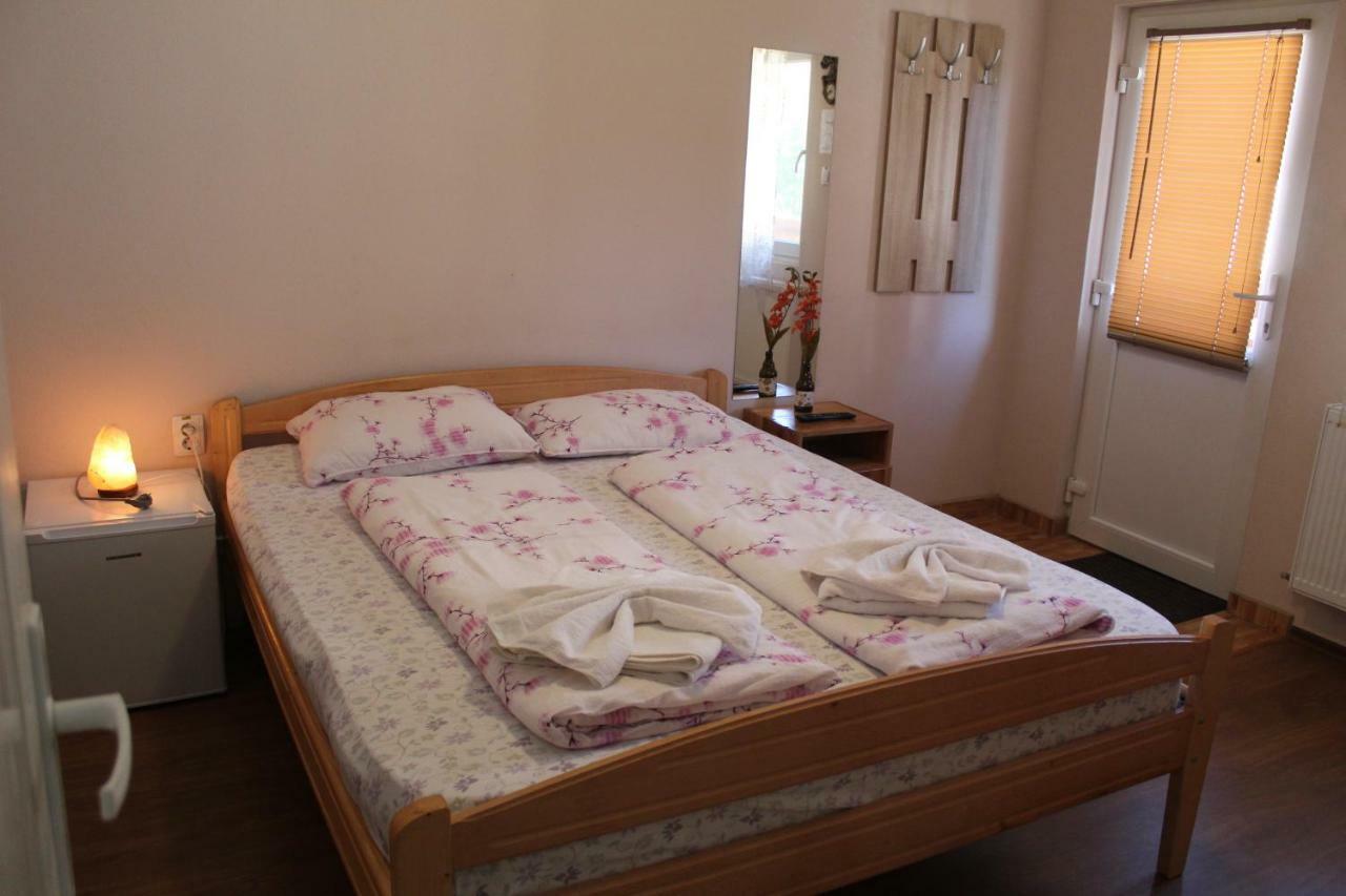 Kovacs Guesthouse Praid Exterior photo