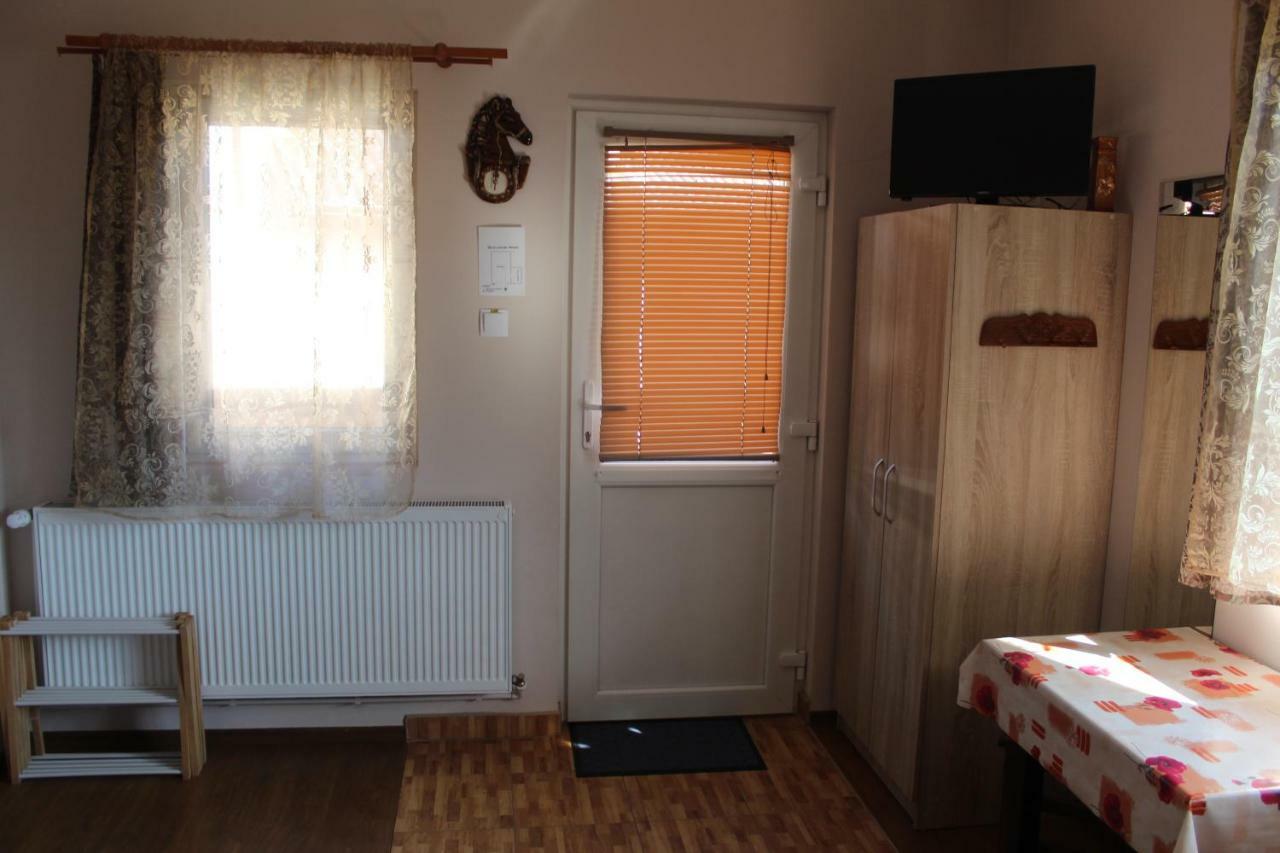 Kovacs Guesthouse Praid Exterior photo