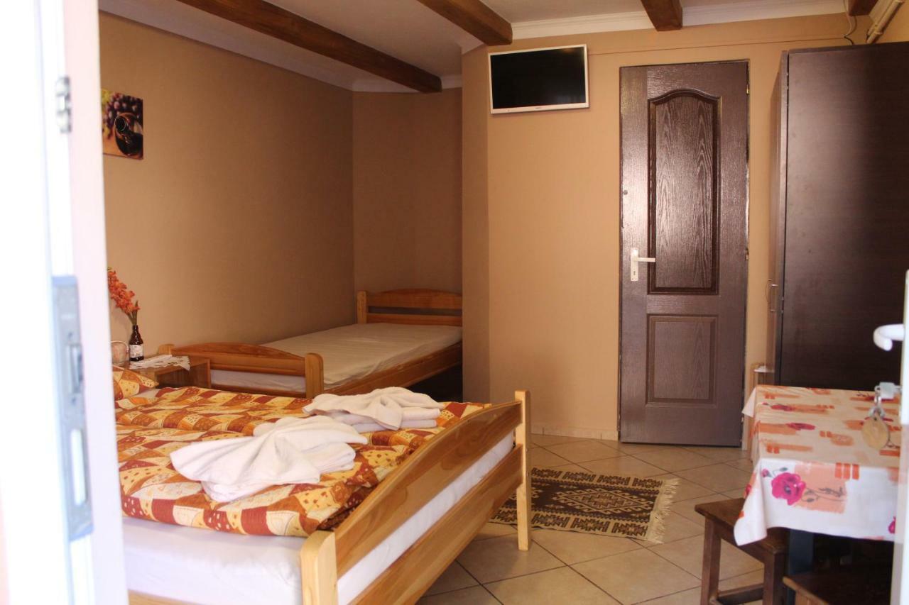 Kovacs Guesthouse Praid Exterior photo