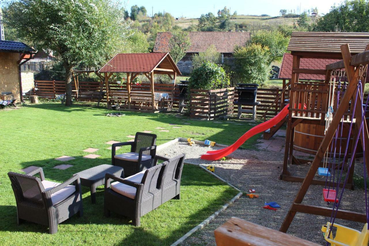Kovacs Guesthouse Praid Exterior photo
